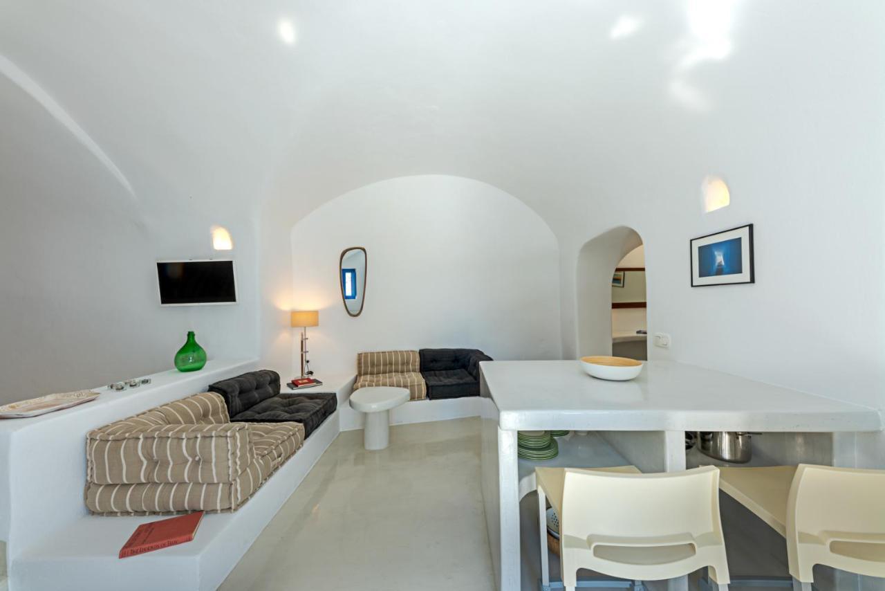 Crown Of Fira Villa Firostefani Exteriör bild